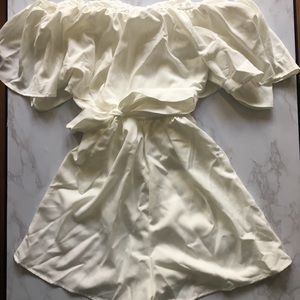 Off the should romper